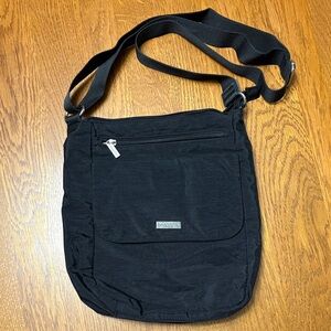 Baggallini Black crossbody Bag purse 9x11